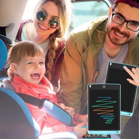 TABLETTE-DESSIN-ENFANT-en-voiture